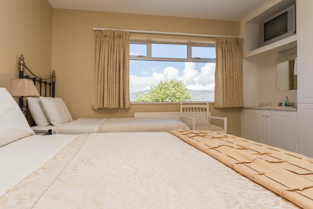 Fern Rock Bed And Breakfast Dromin Buitenkant foto