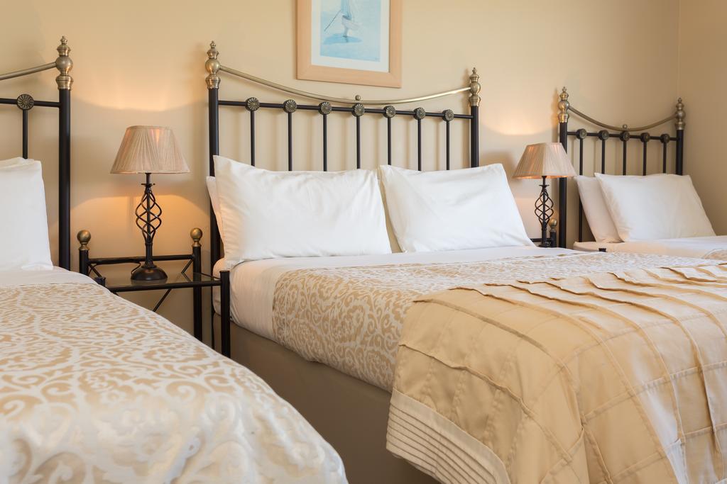 Fern Rock Bed And Breakfast Dromin Buitenkant foto