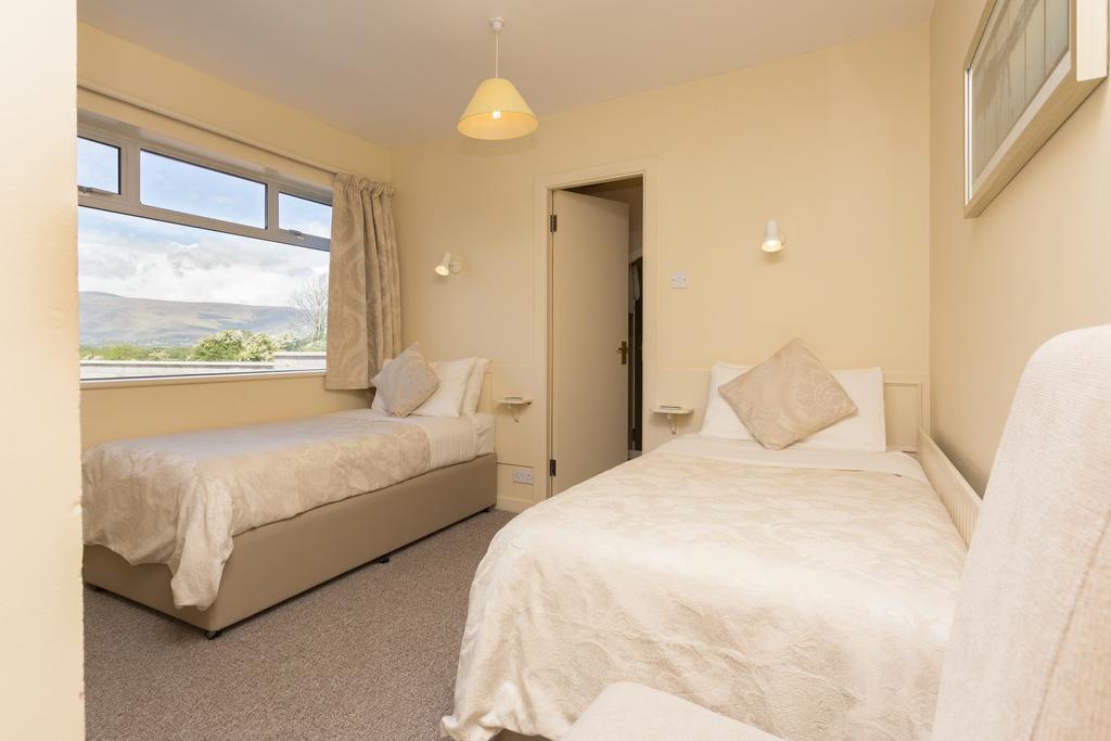 Fern Rock Bed And Breakfast Dromin Buitenkant foto